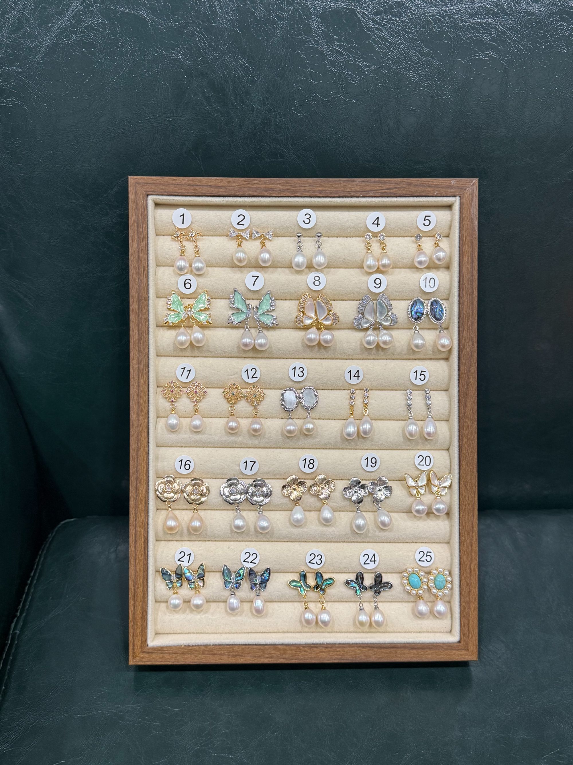 天然淡水珍珠水滴型耳饰