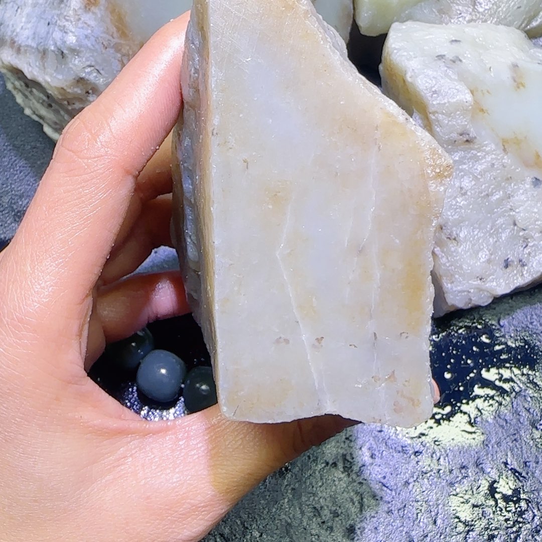 和田玉未镶嵌珠宝半成品