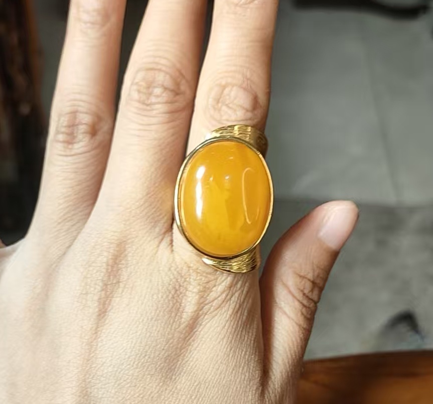 925银镶嵌蜜蜡戒指