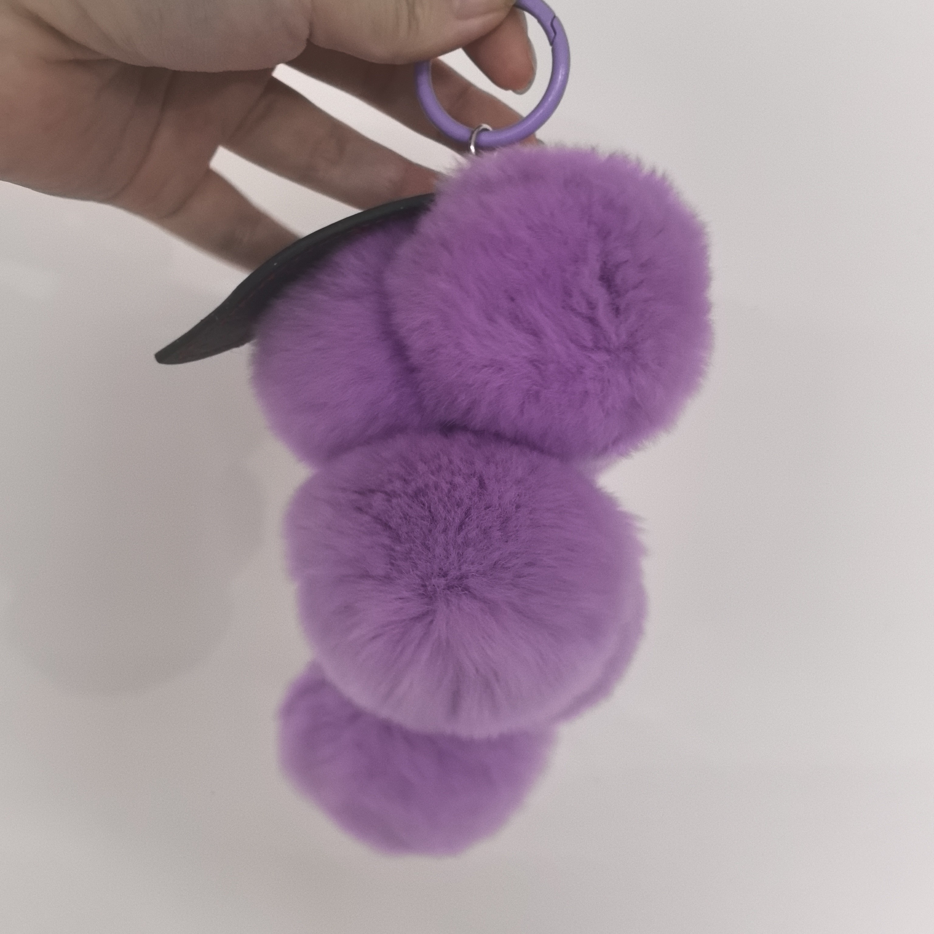 獭兔毛紫色小葡萄钥匙扣挂件