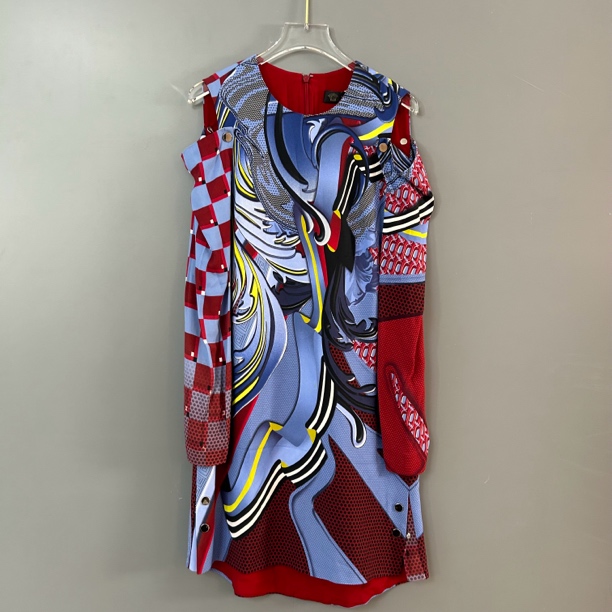 95新 VERSACE/范思哲 范思哲蓝色花纹连衣裙