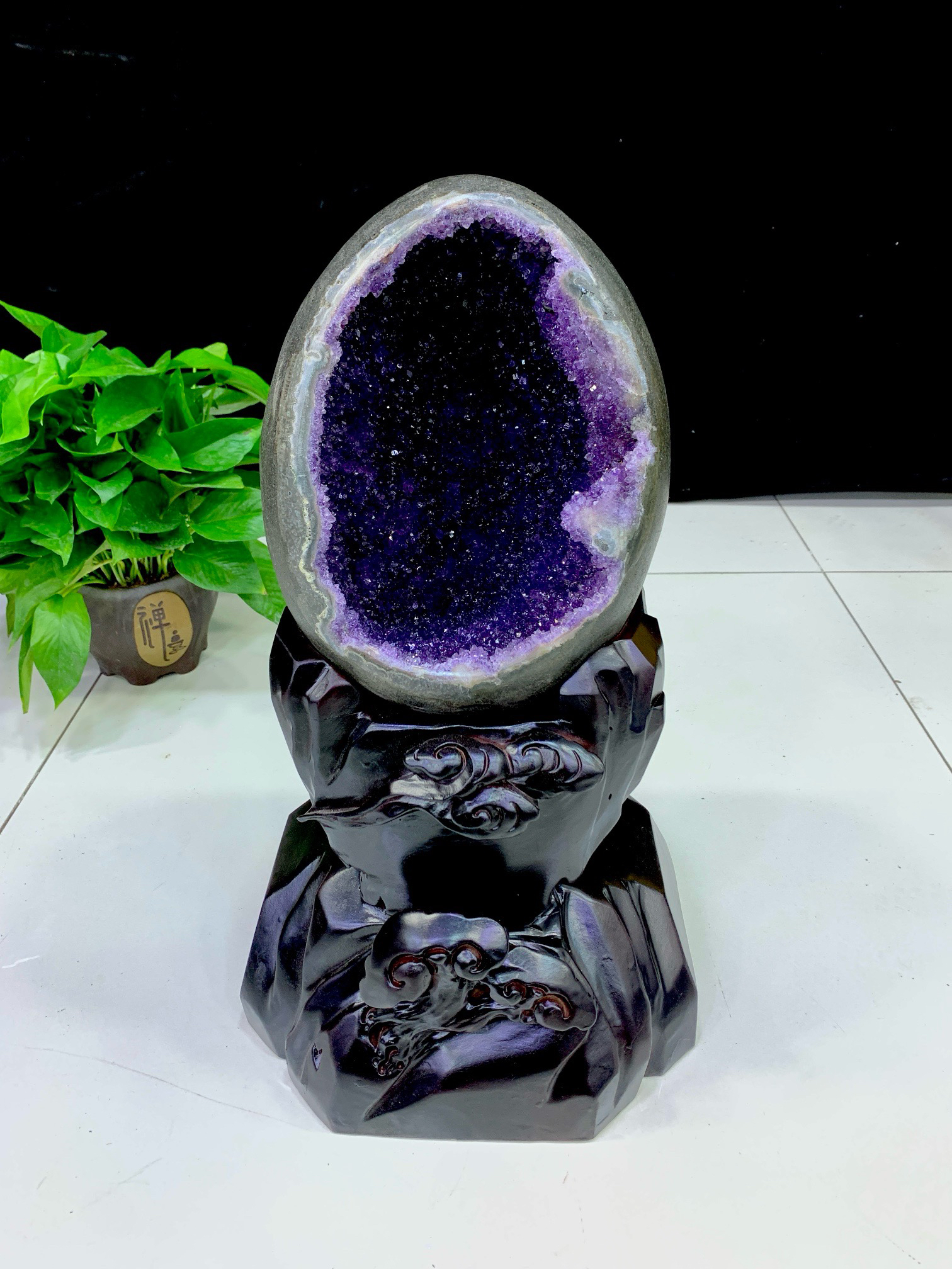 天然乌拉圭紫晶恐龙蛋总重36.8斤高级别乌拉圭紫晶洞