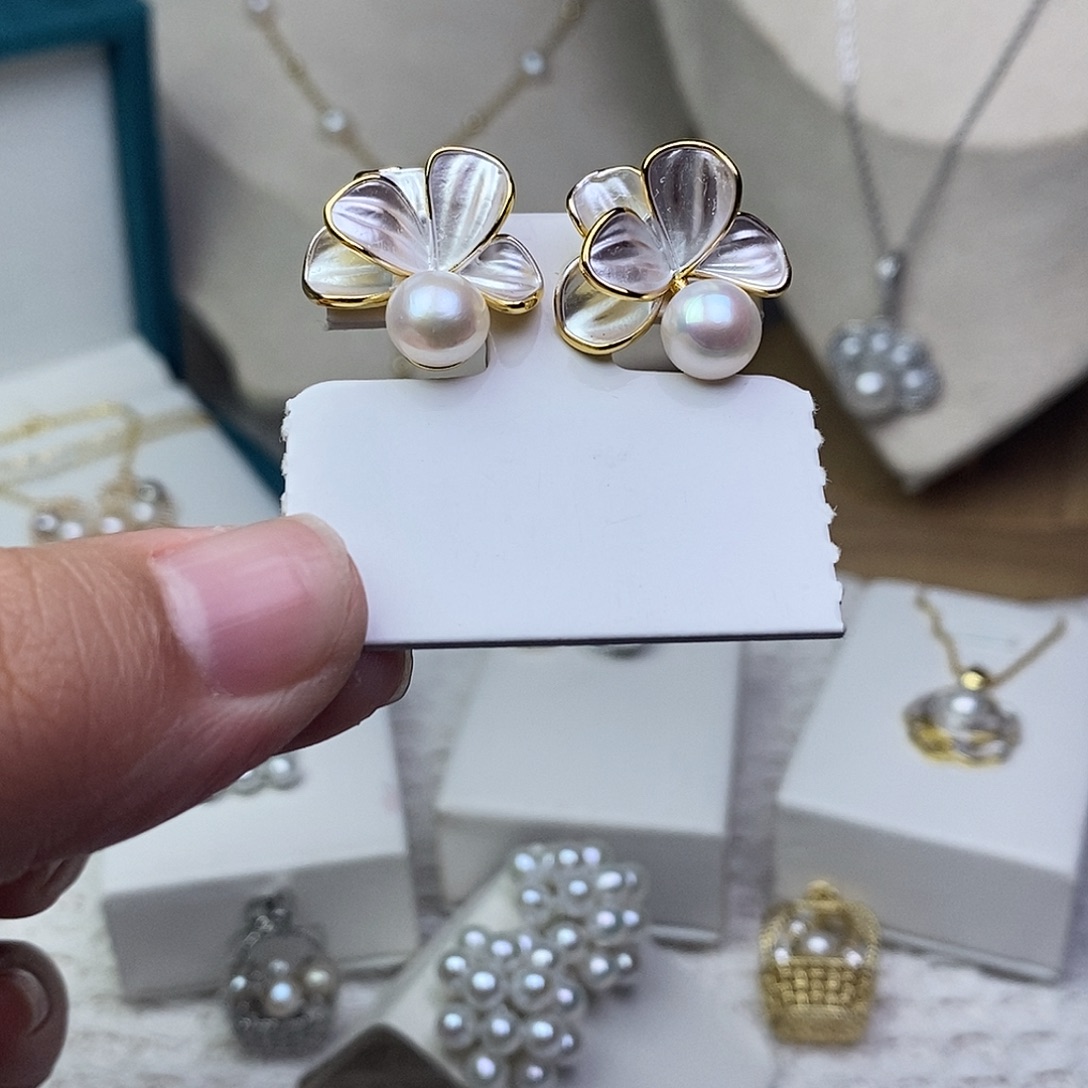 淡水珍珠银S925镶嵌耳饰