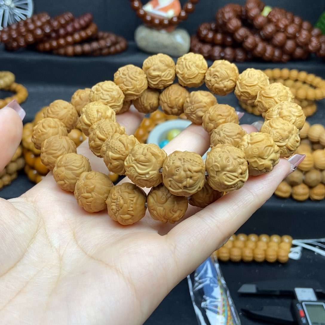 猴头核桃吊坠素**暖象神，吞金兽