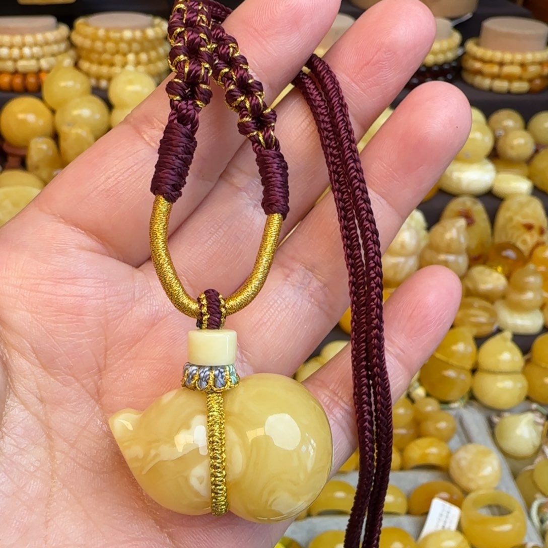 琥珀未镶嵌套链天然俄料浓蜡妖花蜜蜡葫芦吊坠