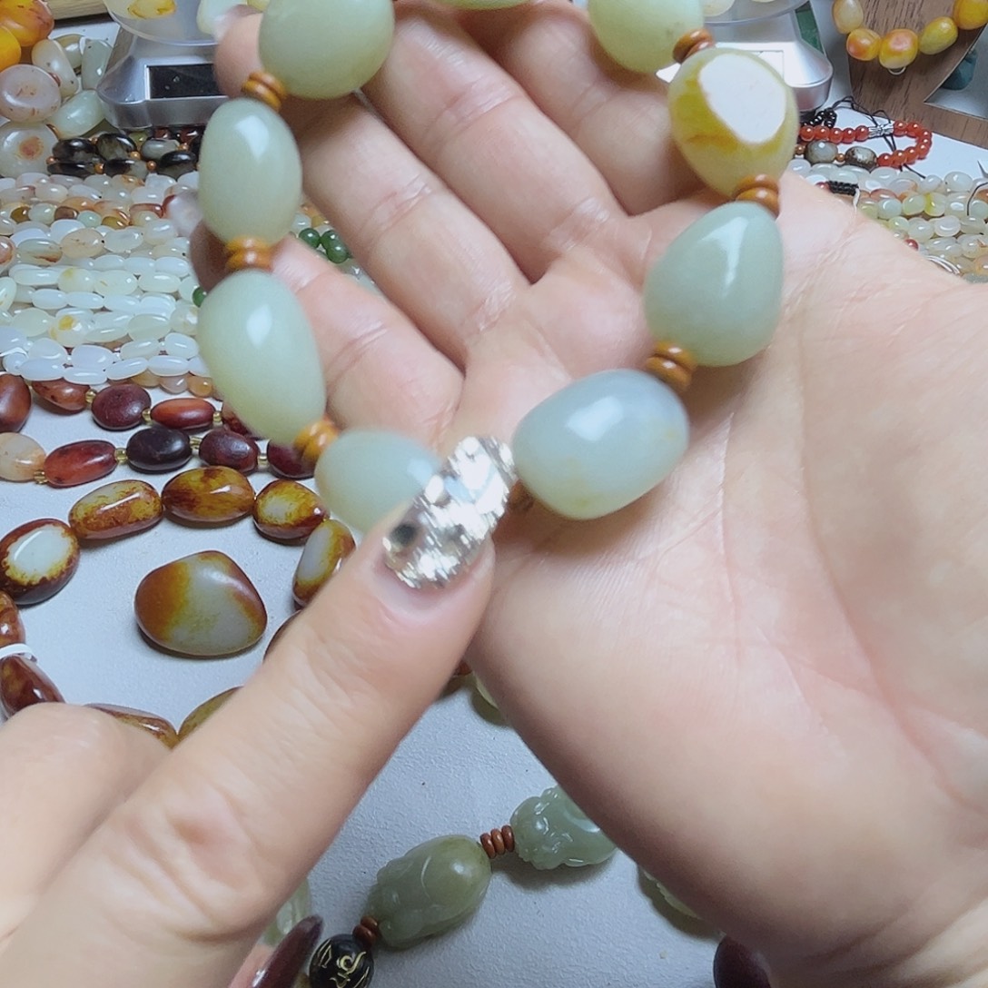 和田玉（糖玉）未镶嵌手链