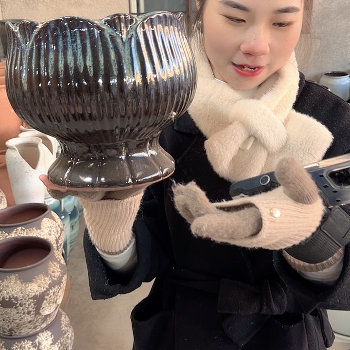 瑕疵口21高19花盆……