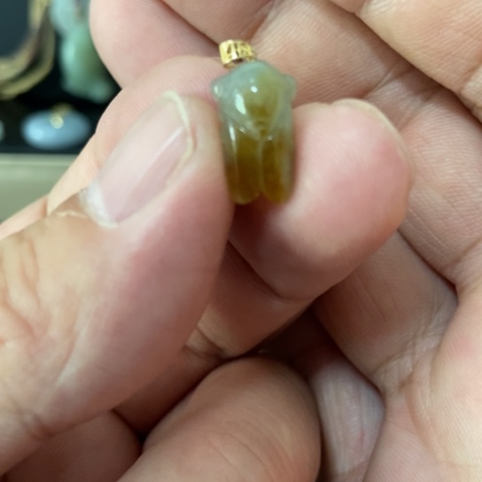 翡翠18K金镶嵌颈饰红翡