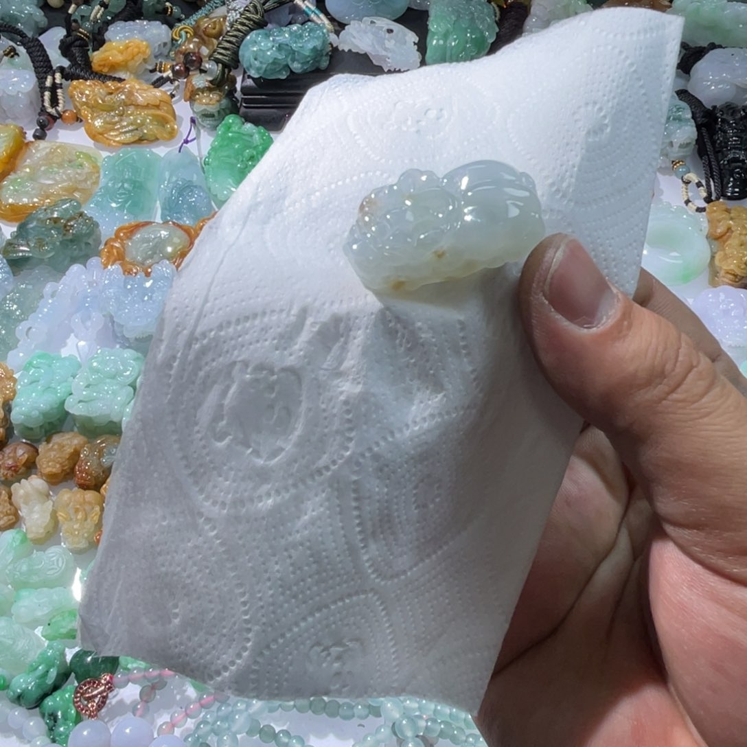 翡翠颈饰未镶嵌天然