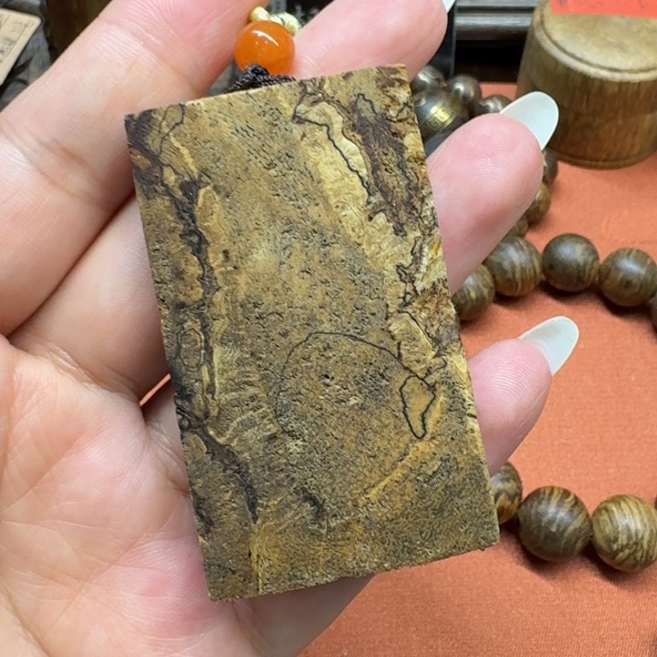 大叶紫檀（黑酸枝木类）