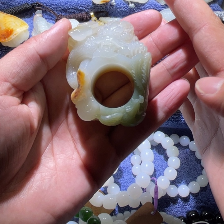 和田玉颈饰未镶嵌凯**归