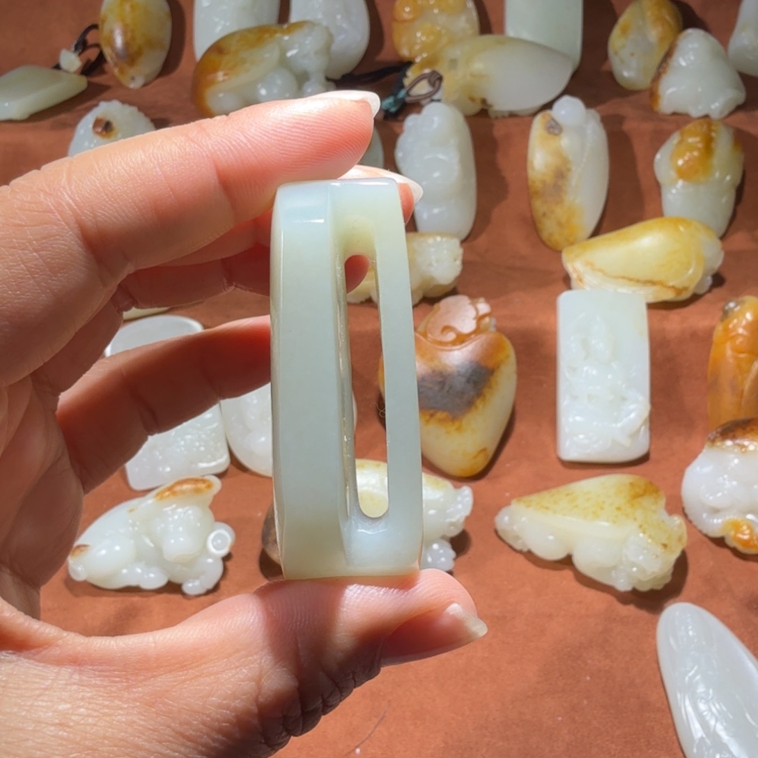 海***祥和田玉未镶嵌挂件