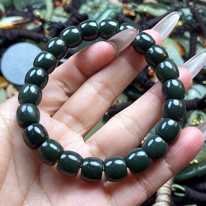 和田玉颈饰足铂镶嵌