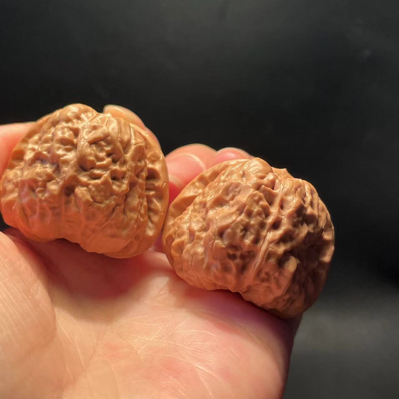 42左右肌肉蛙蛤蟆头对核桃文玩核桃