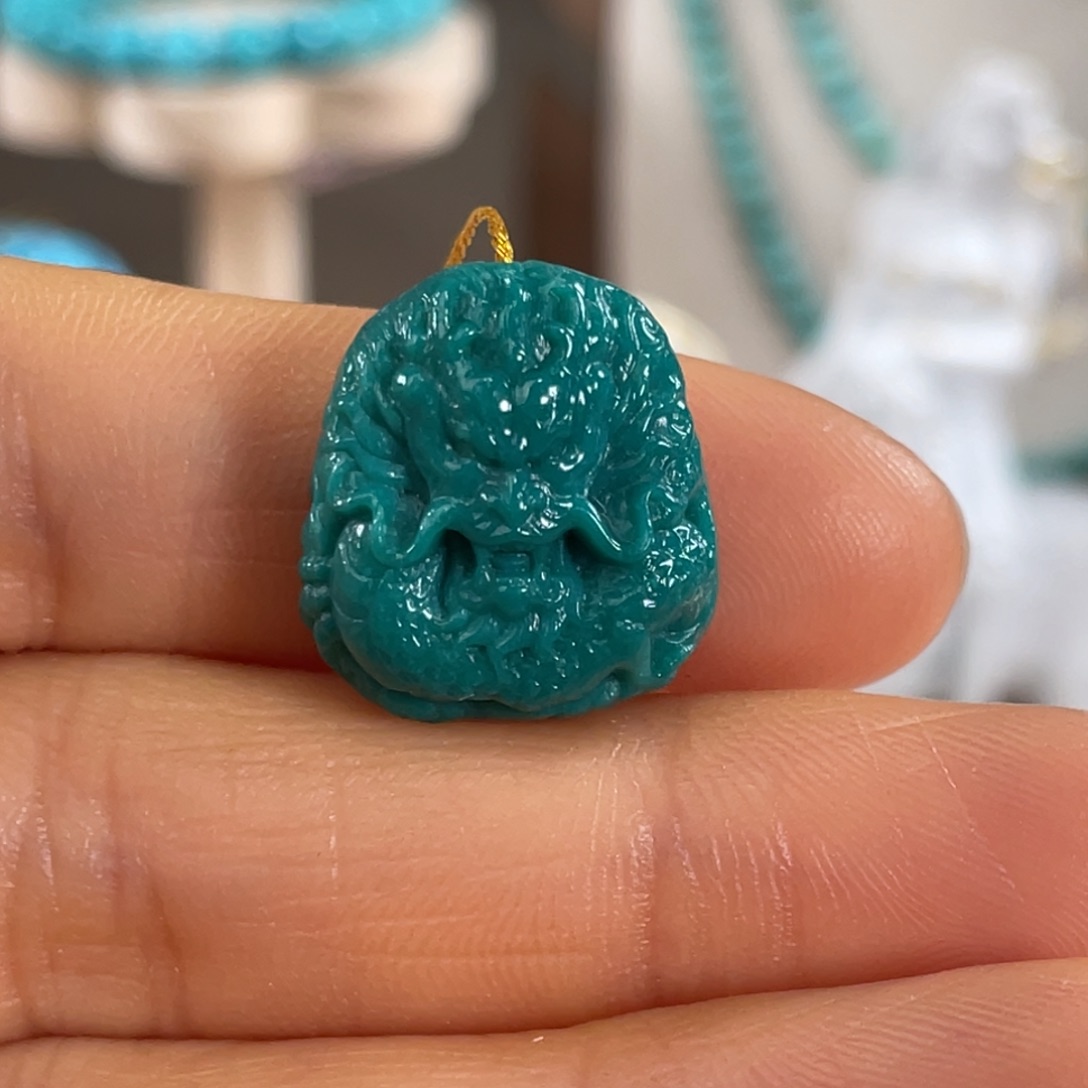 绿松石未镶嵌套链玉化龙牌