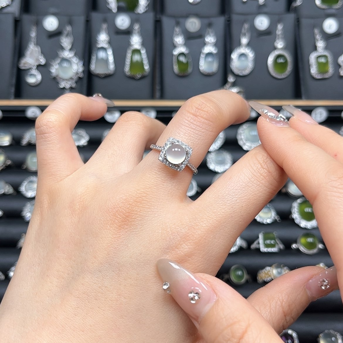 【闪购商品】岫玉颈饰银S925镶嵌时****在