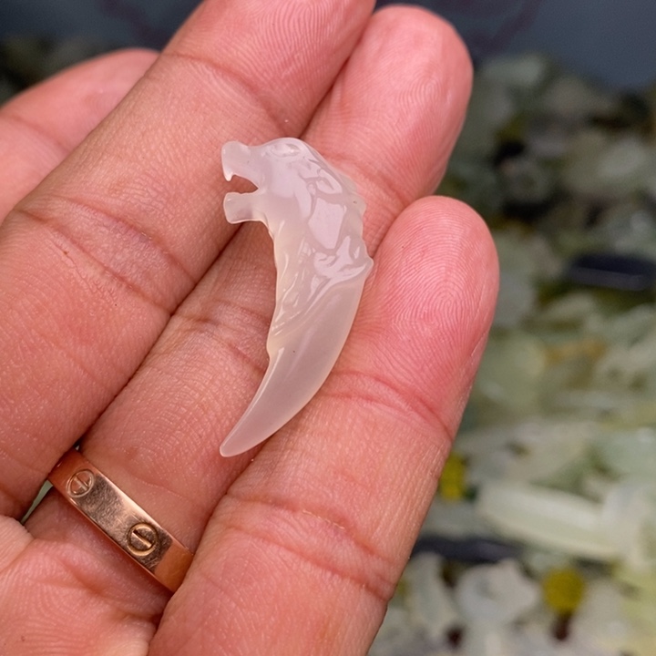 蛇纹石玉颈饰合金161