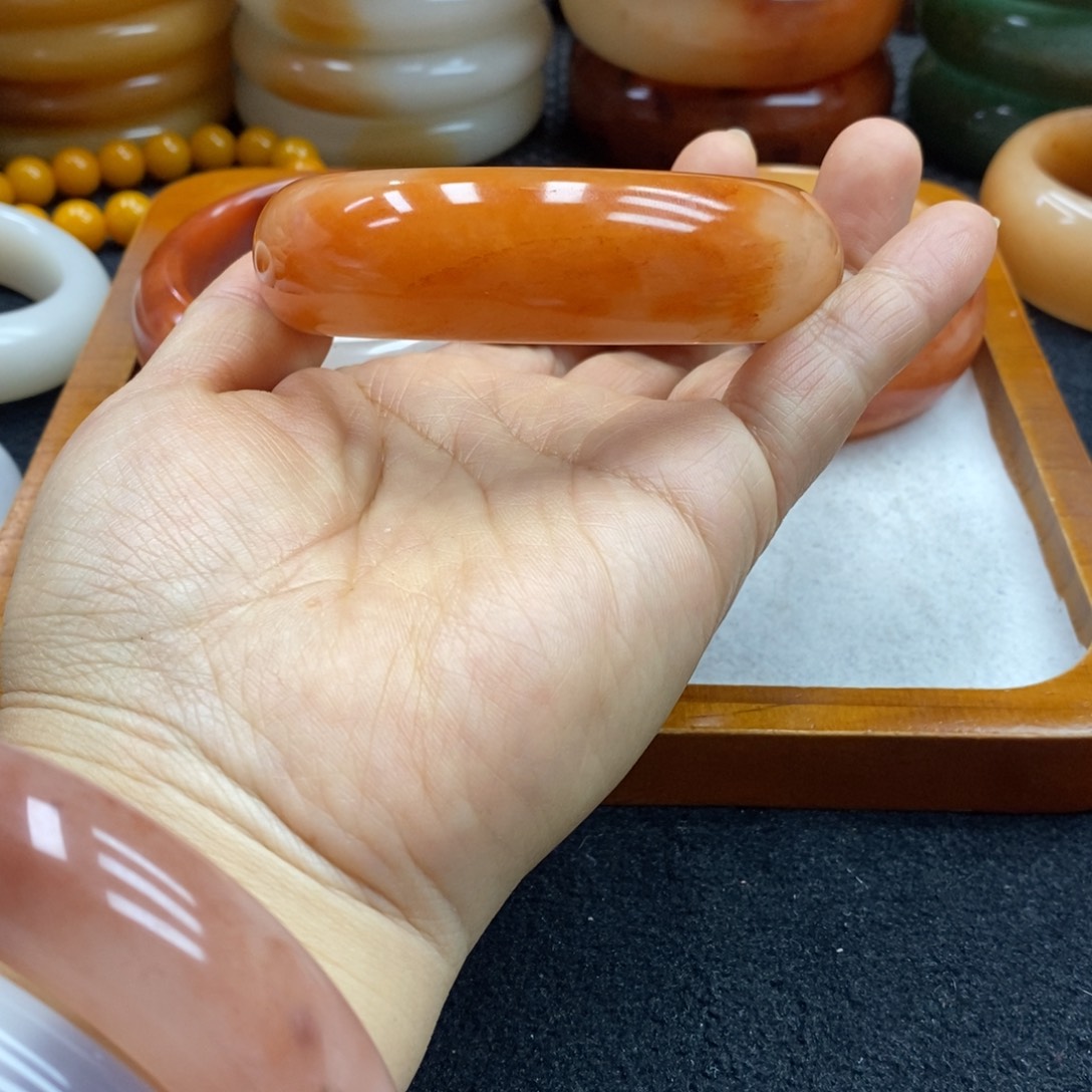 美***白石英岩玉未镶嵌手镯（圆镯）