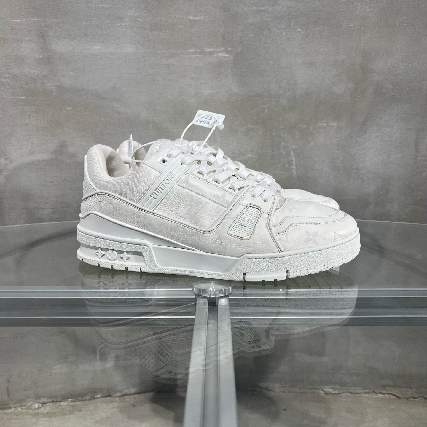 95新 LouisVuitton/路易威登 Trainer 新款满印白 42.5码 YH23977