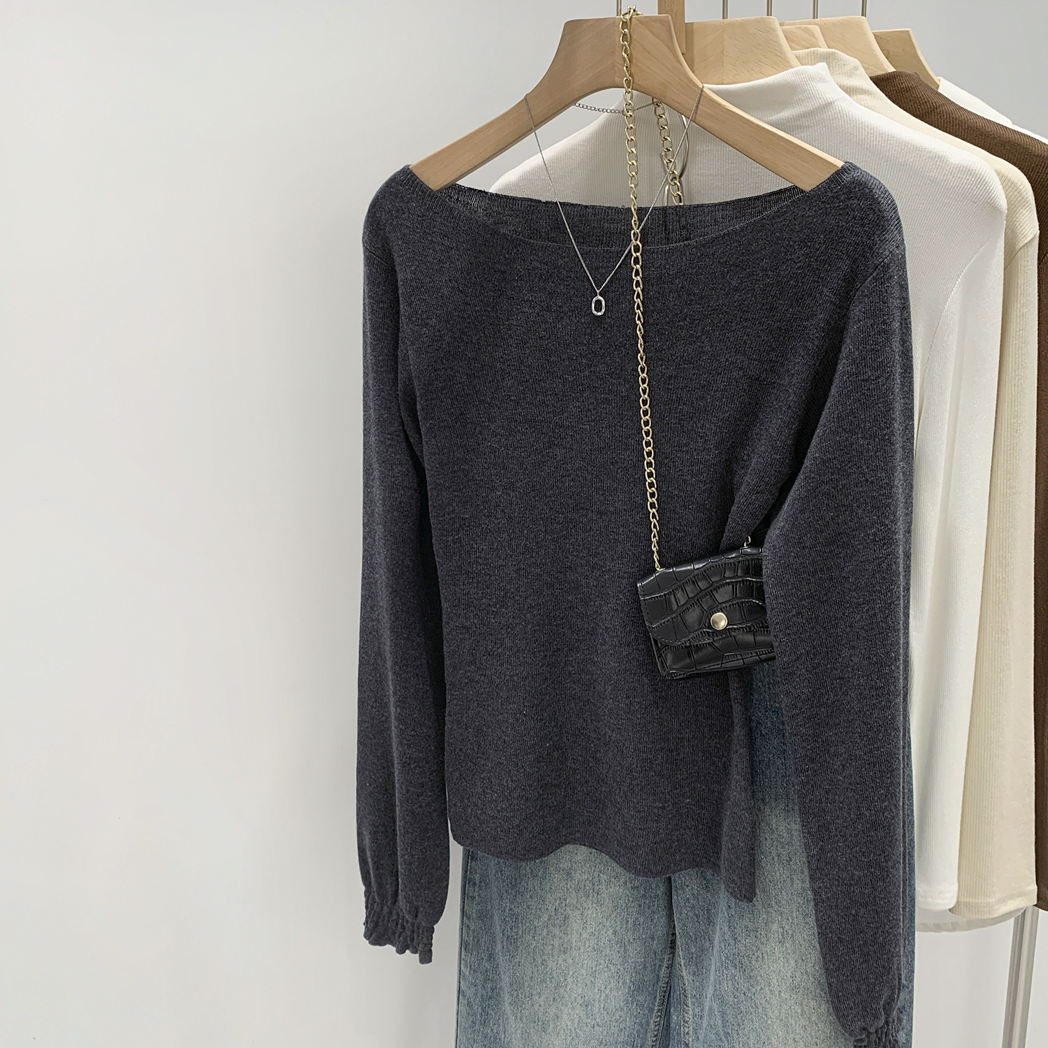 【部分现】修身一字领长袖针织衫女2025新款小众别致单穿上衣M1195