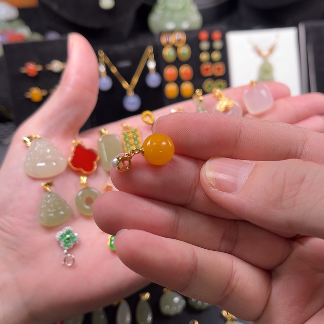 蜜蜡颈饰银S925镶嵌