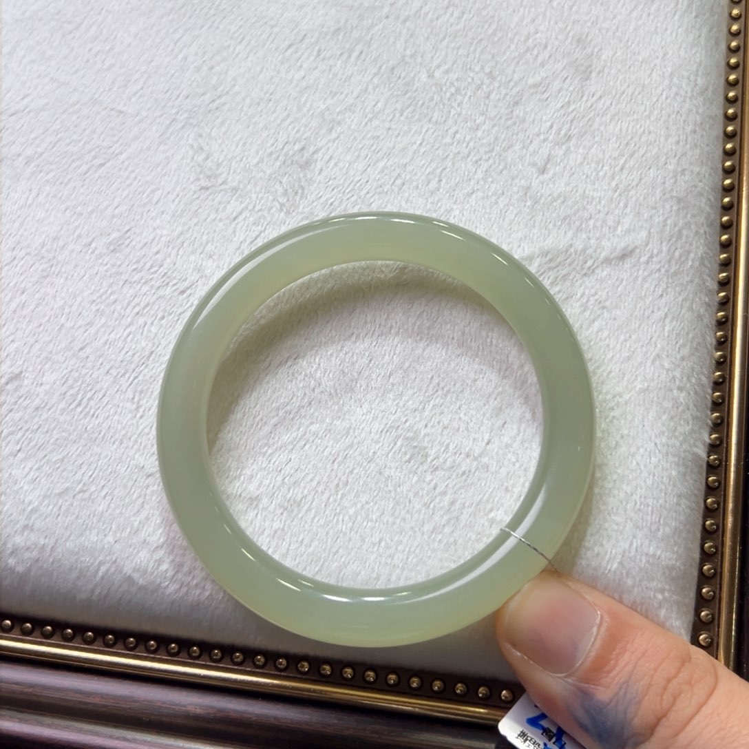【闪购商品】未镶嵌手镯和田玉55