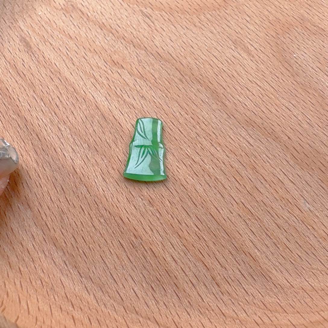 翡翠颈饰未镶嵌缅甸A货翡翠竹节