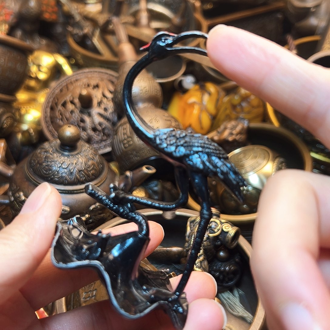 精美铜器工艺品等