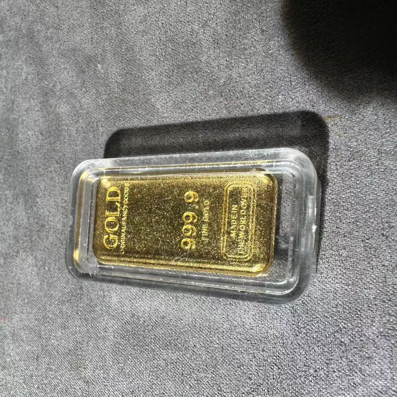 SS32（边境贸易）镶嵌金色摆件