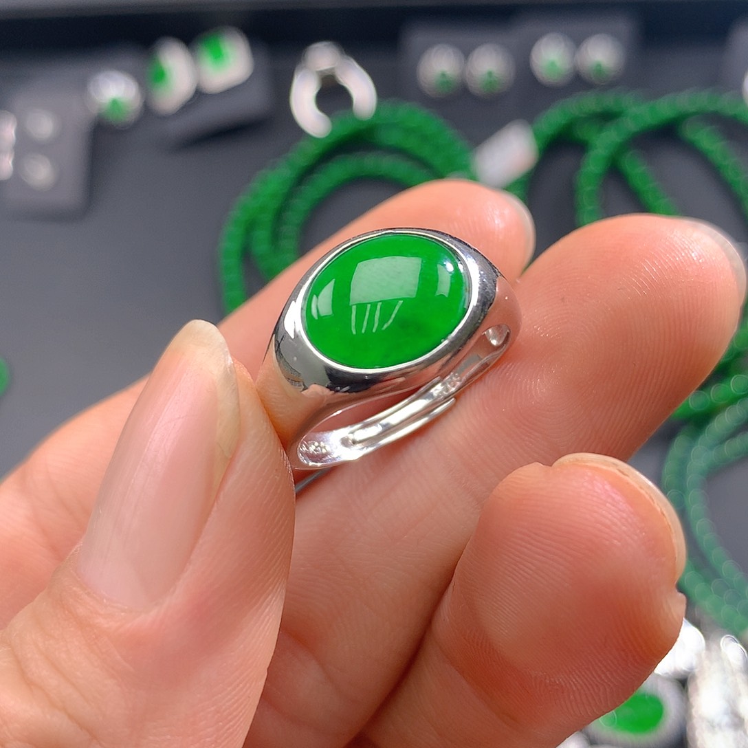 翡翠手链未镶嵌翡翠