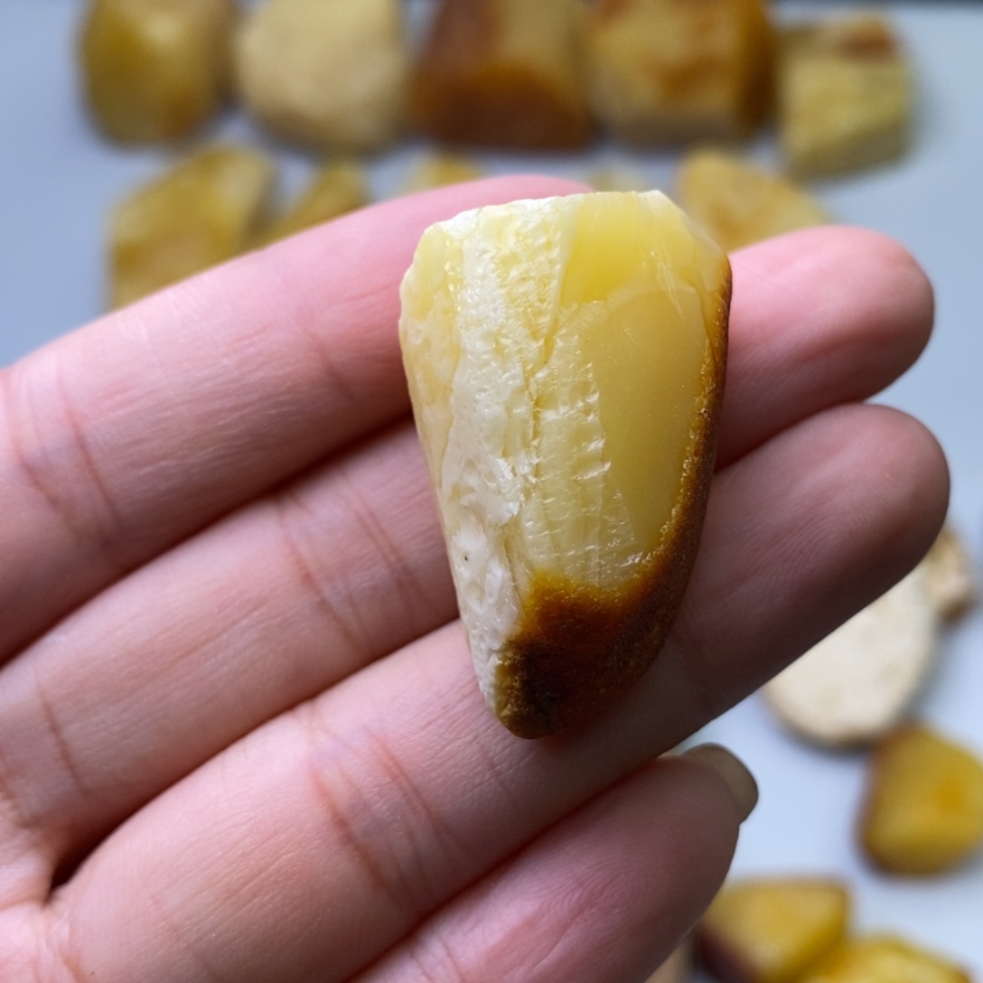 *****定制琥珀天然蜜蜡乌料