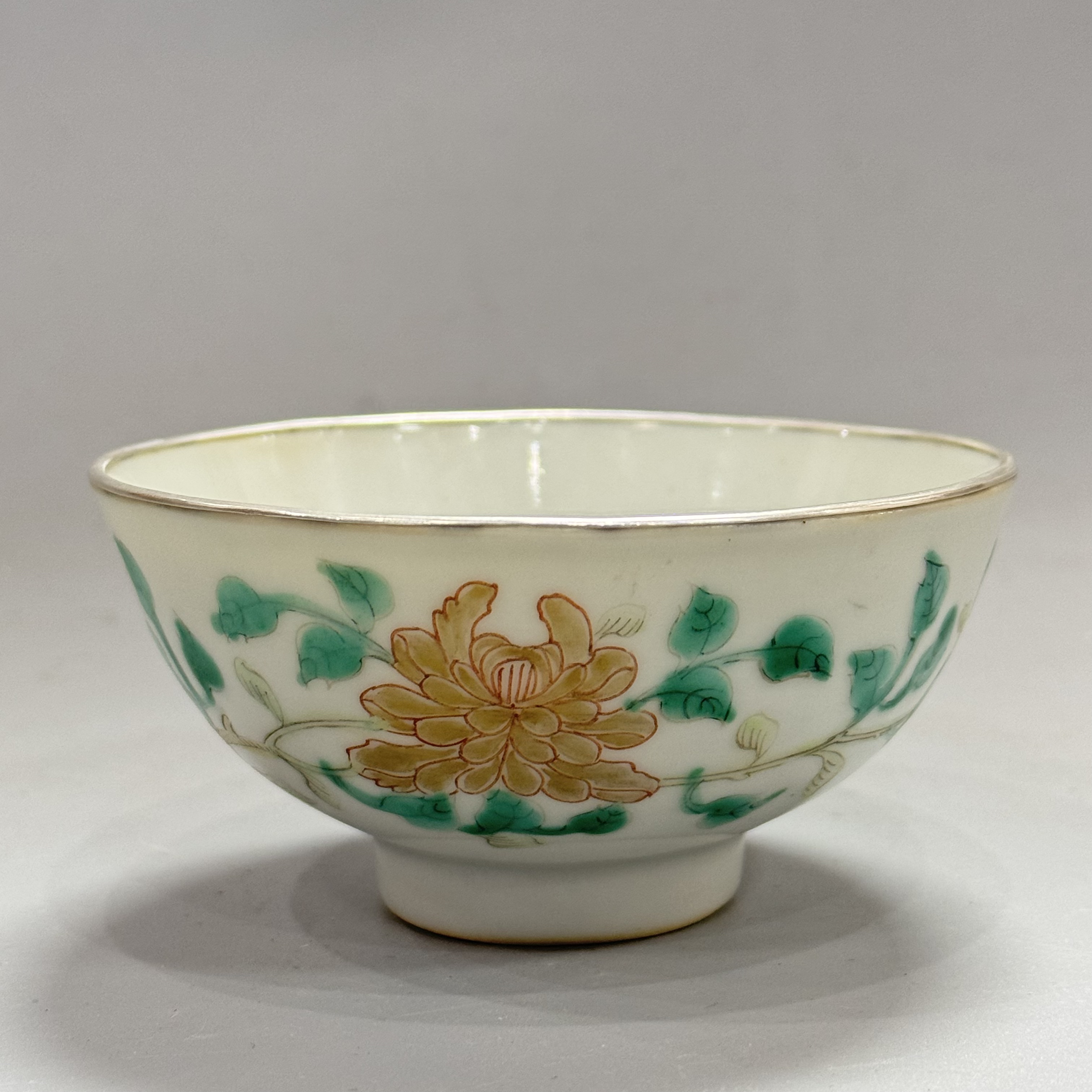 粉彩一品富贵牡丹纹茶圆 口径9.5 包银口 当代瓷
