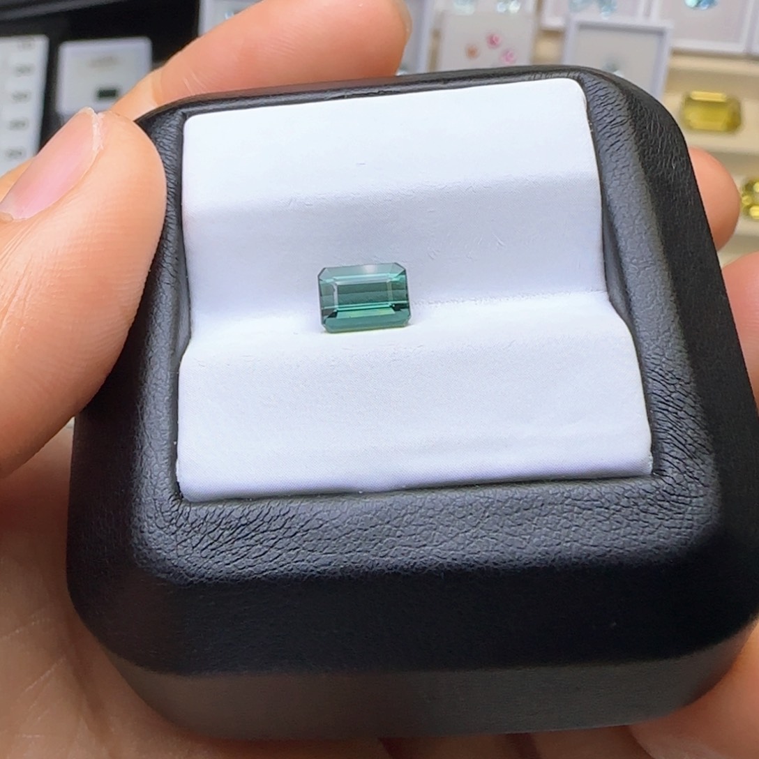 碧玺珠宝半成品未镶嵌天然1.35克拉