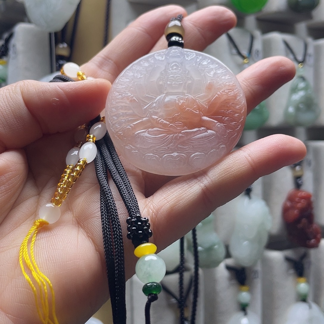 石英质玉合金颈饰