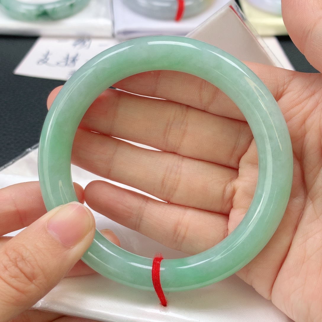 翡翠手镯未镶嵌缅甸圆60