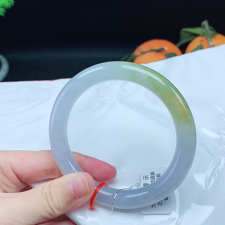 翡翠手镯未镶嵌56圈