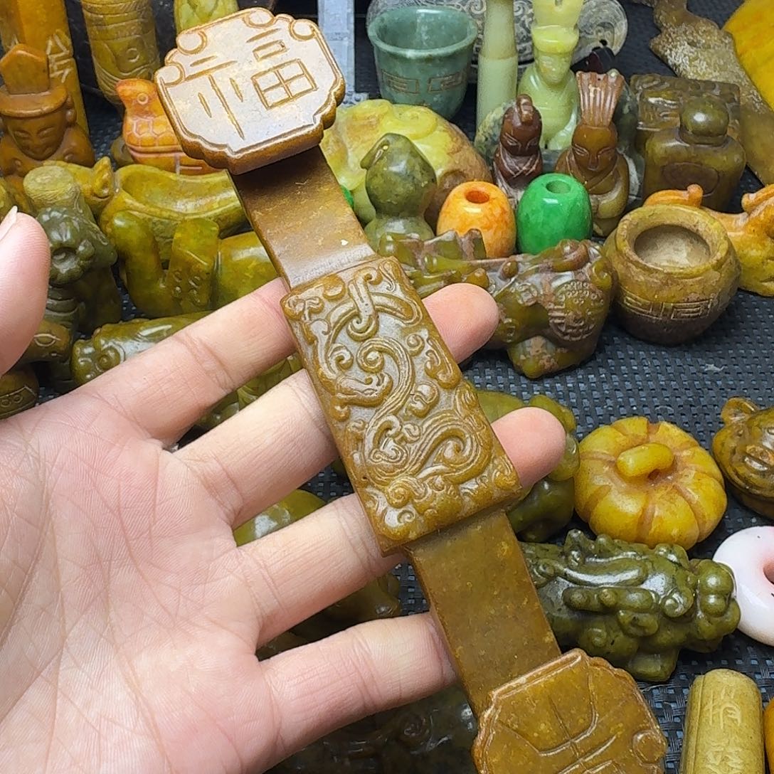 白玉菩提吊坠。。。