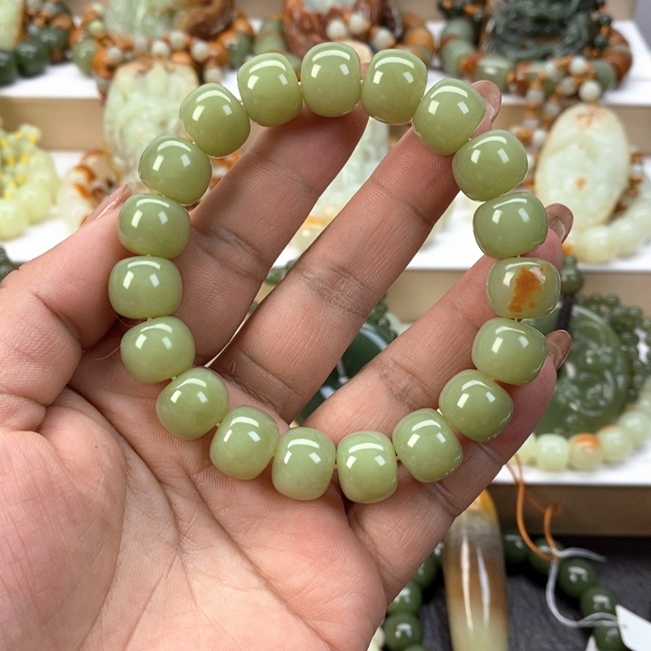 【闪购商品】透闪石质玉手串未镶嵌