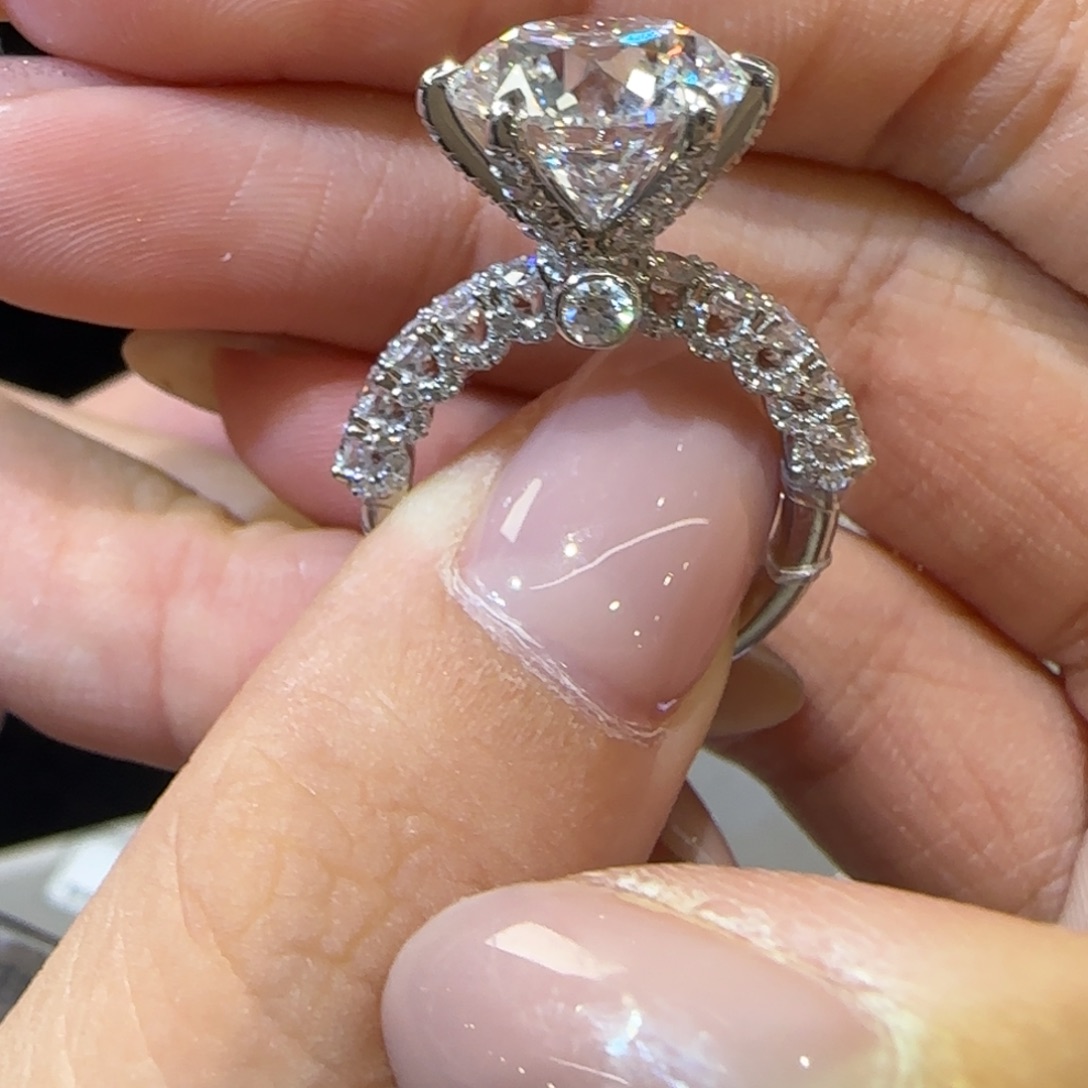 铂Pt950镶嵌实验室培育钻石蕾丝白月光5卡