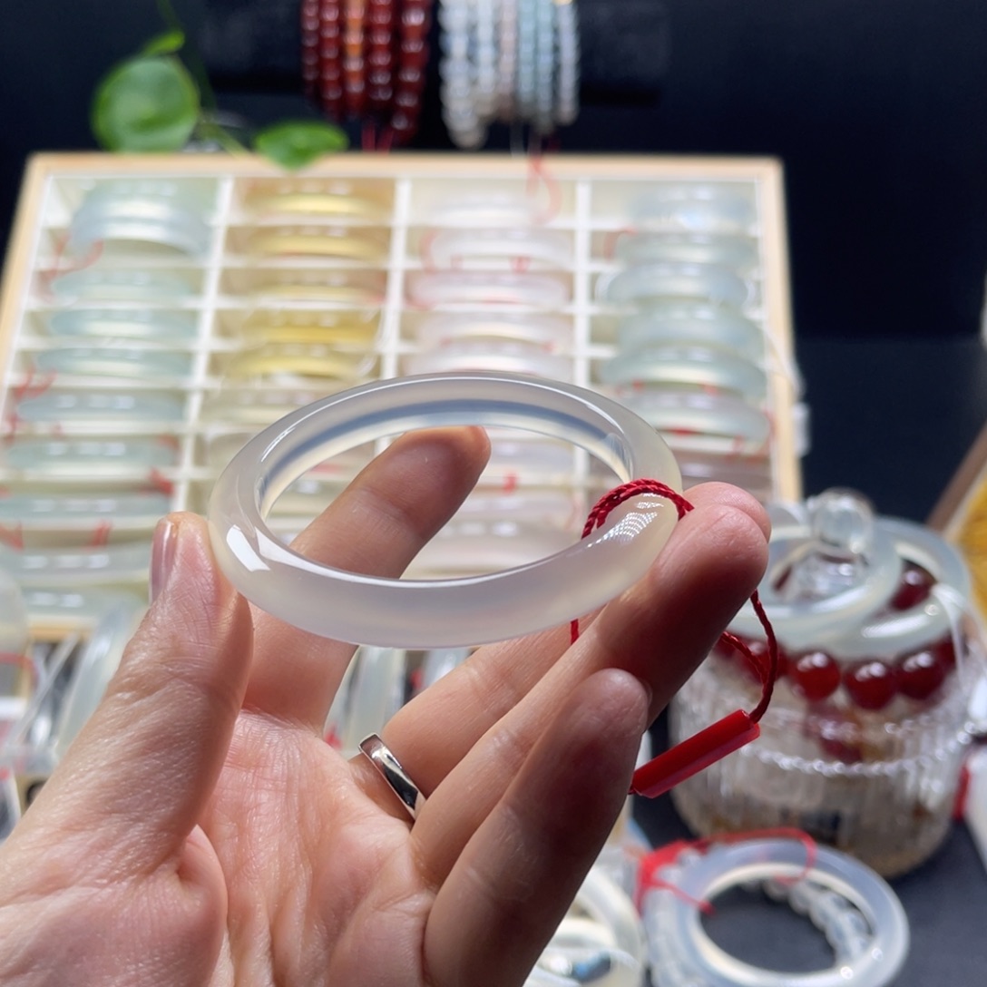 玛瑙/玉髓未镶嵌手镯