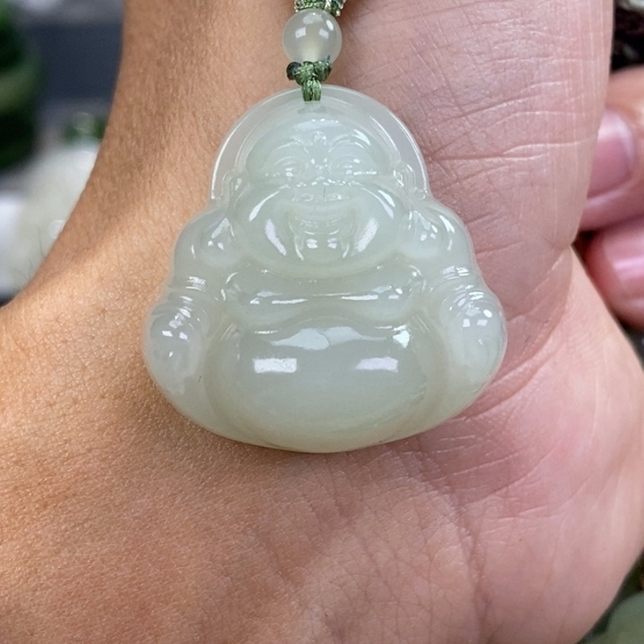 和田玉颈饰未镶嵌知**了