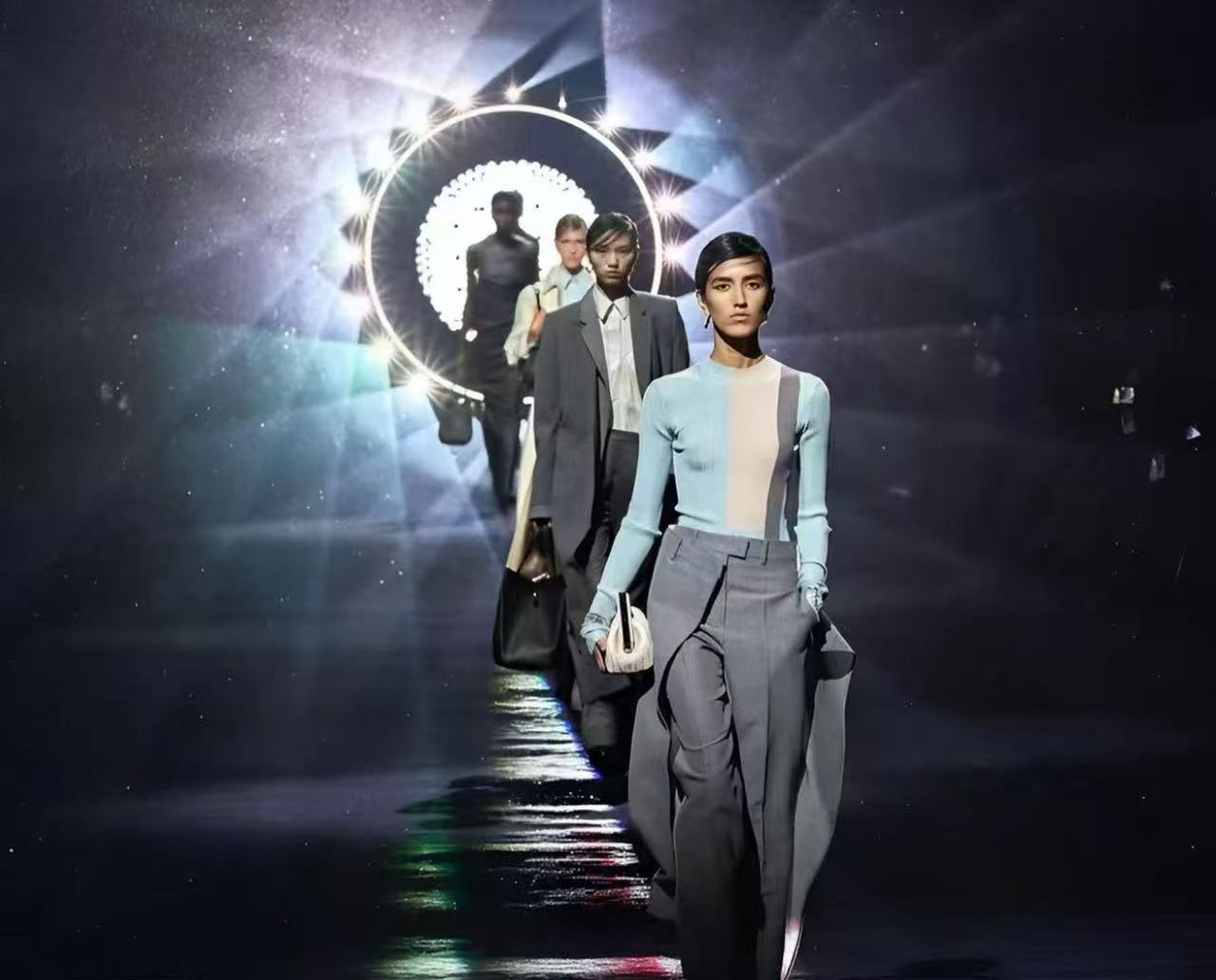 【036】2025新款时尚百搭休闲潮牌上衣