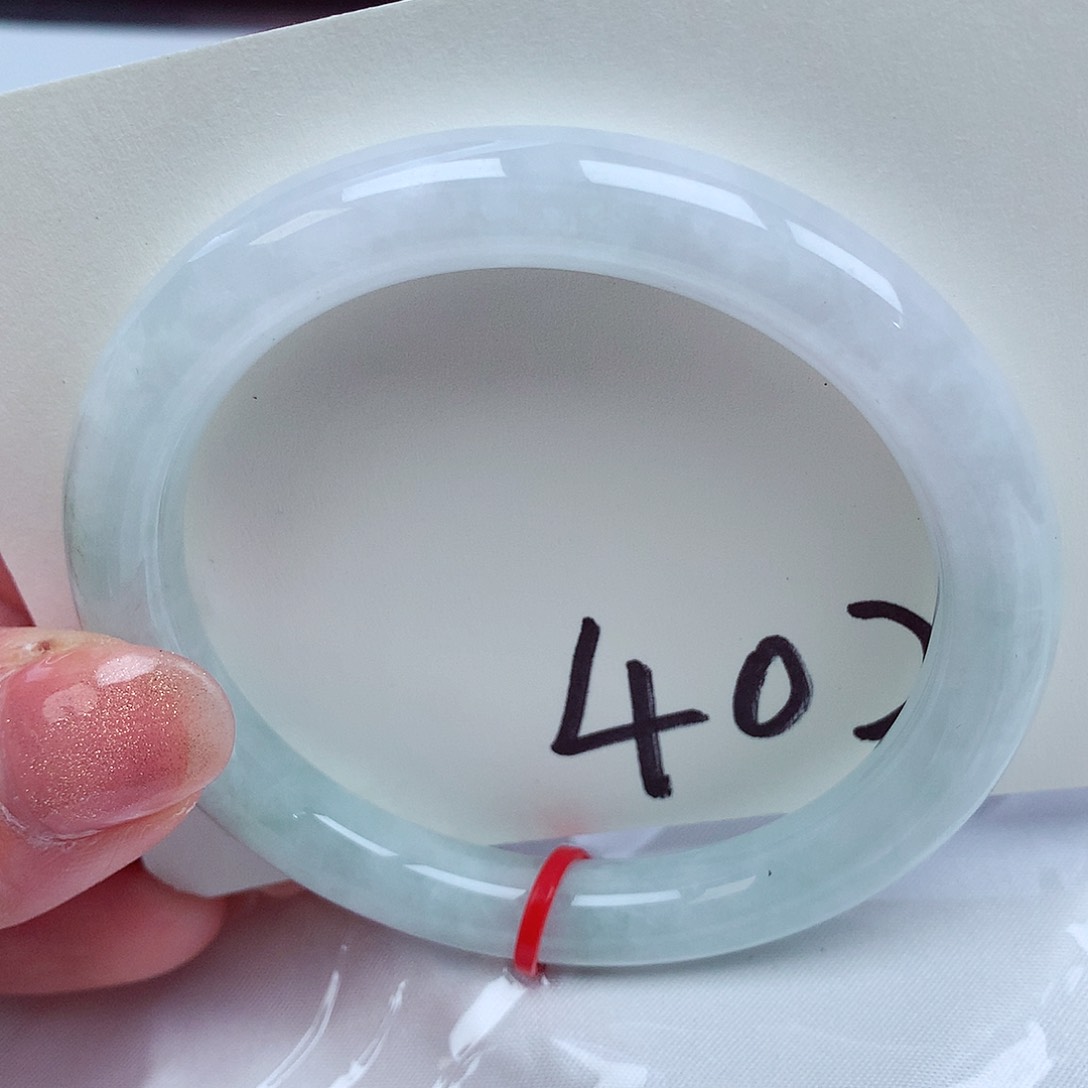 翡翠手镯未镶嵌翡翠