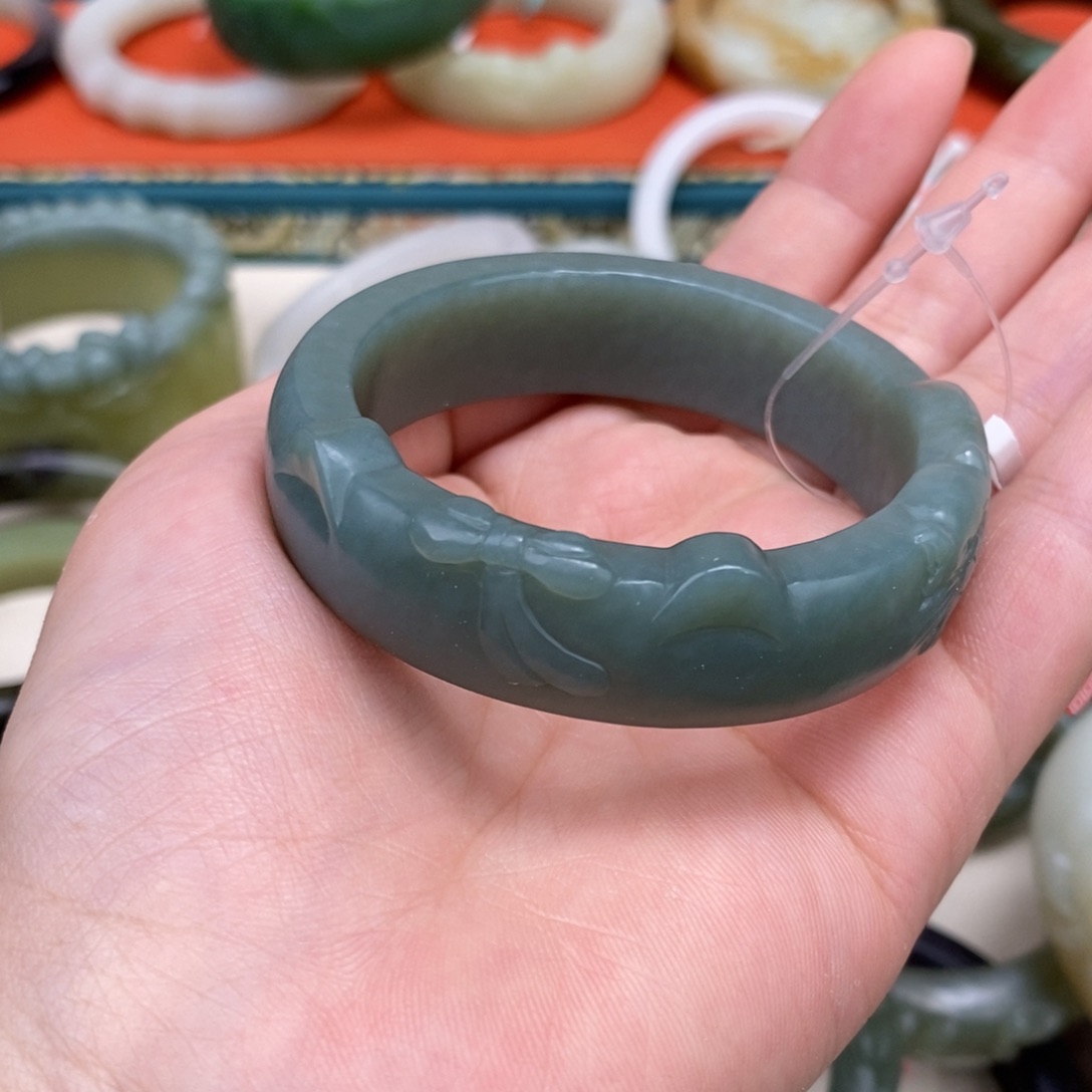 和田玉手镯未镶嵌茆*