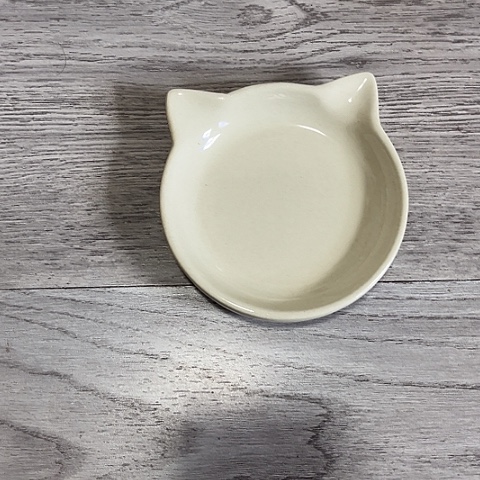 微瑕，不能明火，口径10，高1，10个碟子