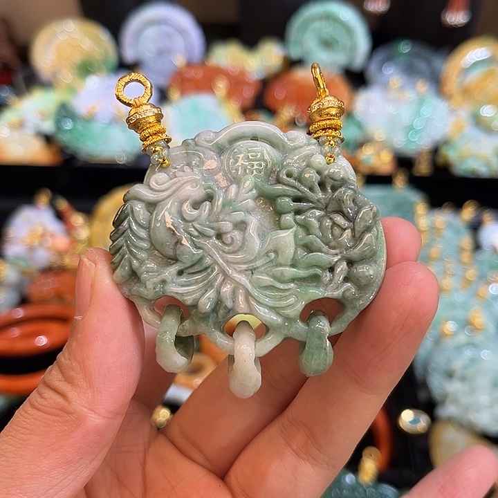 翡翠合金吊坠(赠链)