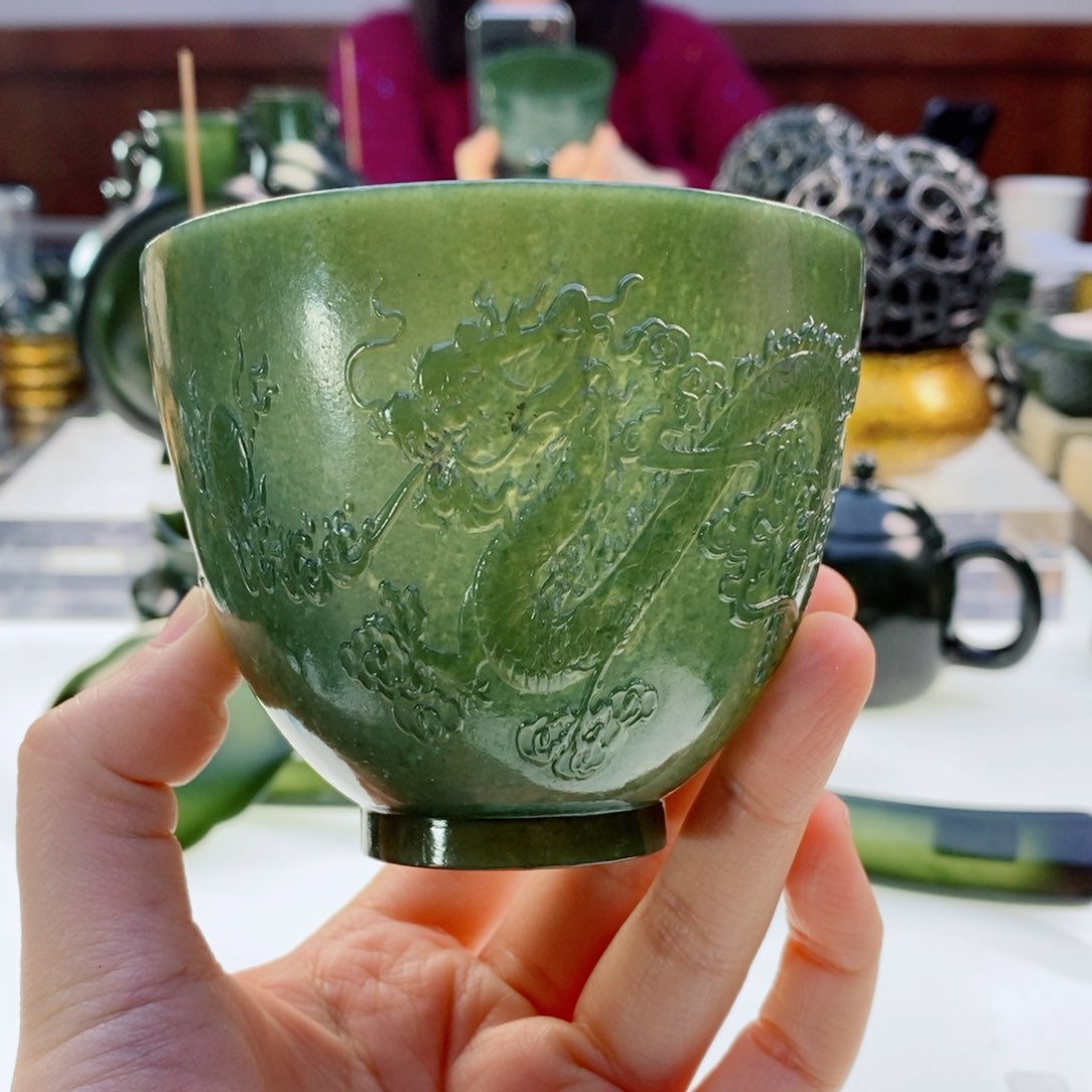 和田玉（青玉）摆件未镶嵌微瑕