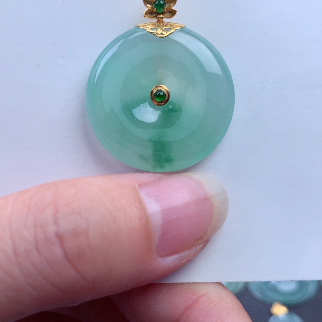 翡翠吊坠(不含链)18K金镶嵌