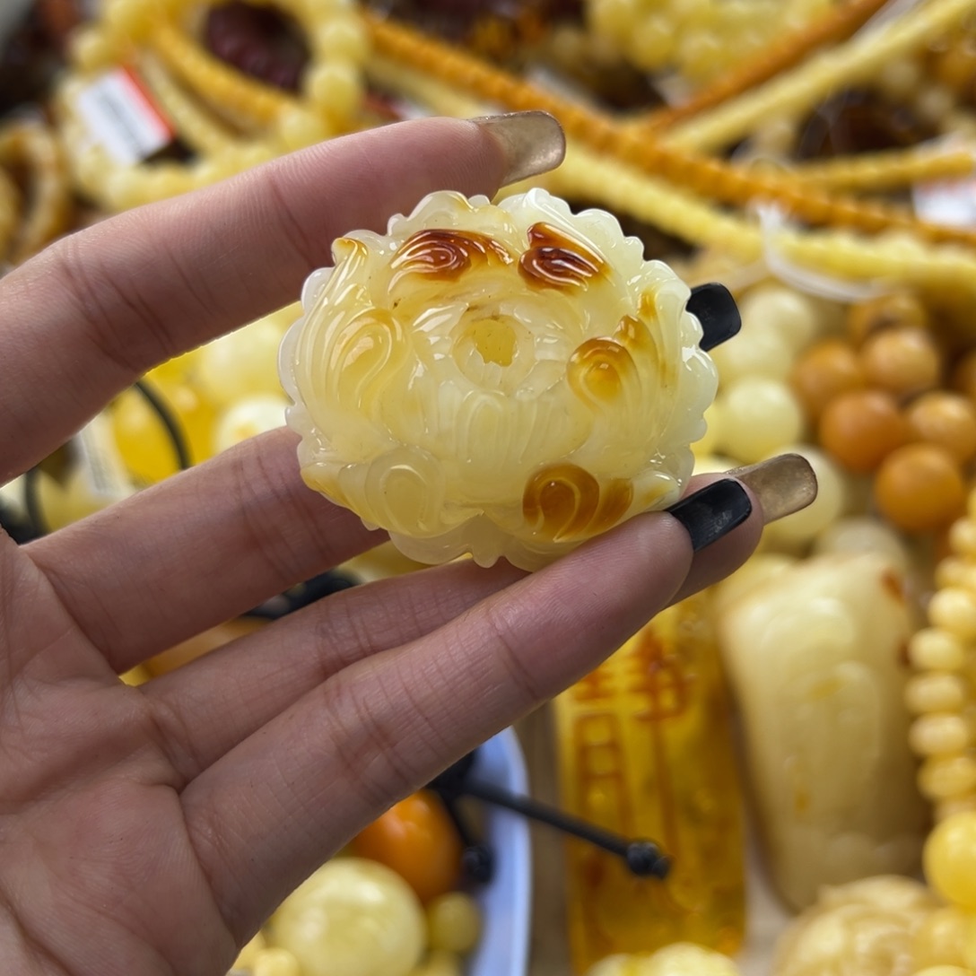 琥珀珠宝奇石未镶嵌