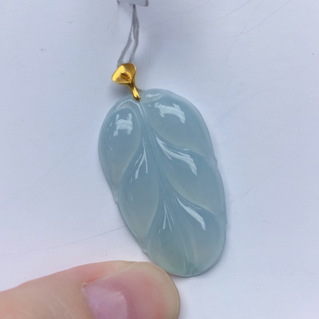 颈饰18K金镶嵌翡翠